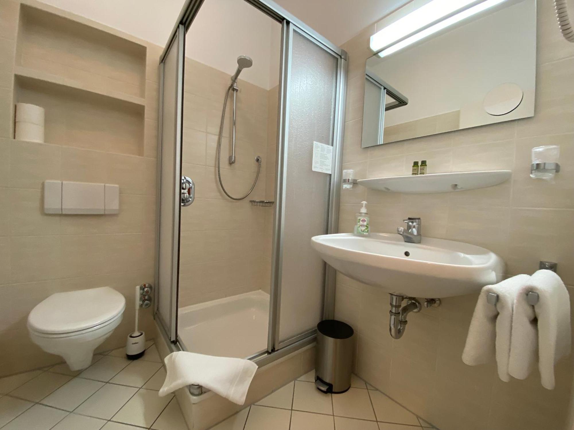 Adamidis Hotel Altenmedingen Екстер'єр фото