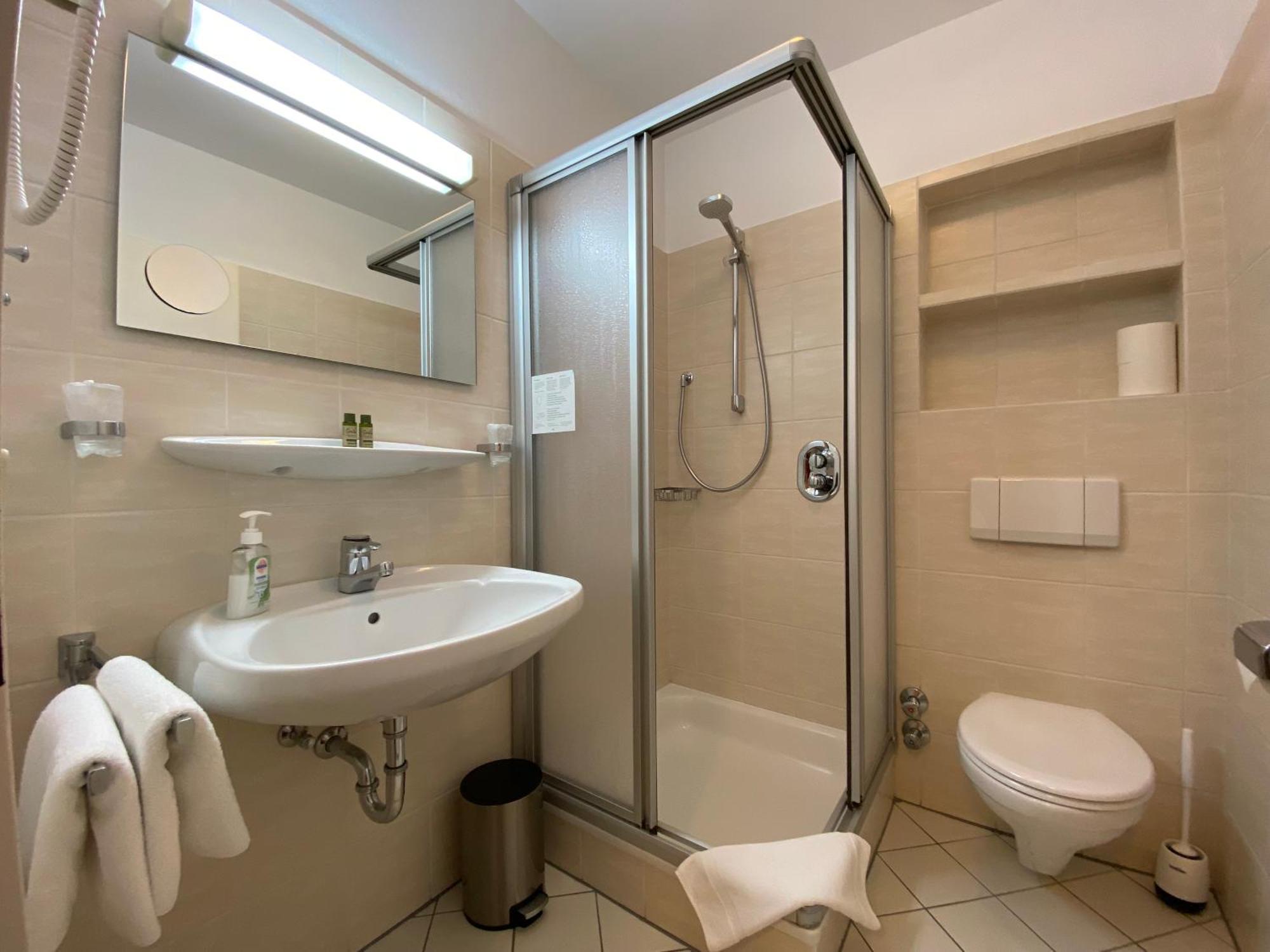 Adamidis Hotel Altenmedingen Екстер'єр фото